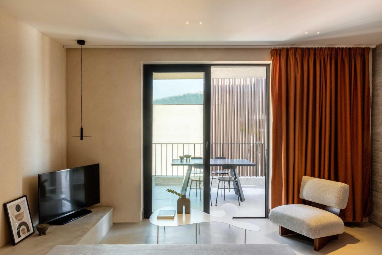 The Newel Psychiko 5*