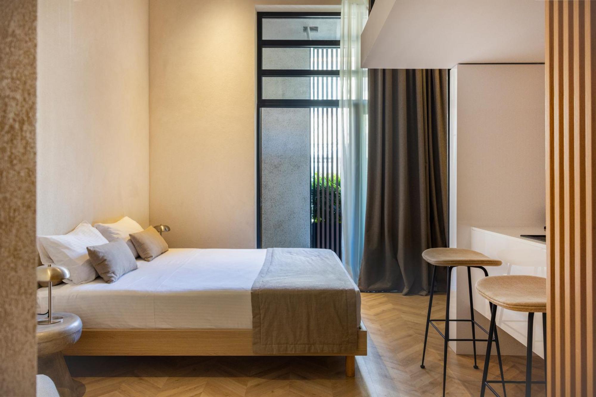 The Newel Psychiko Otel Atina
