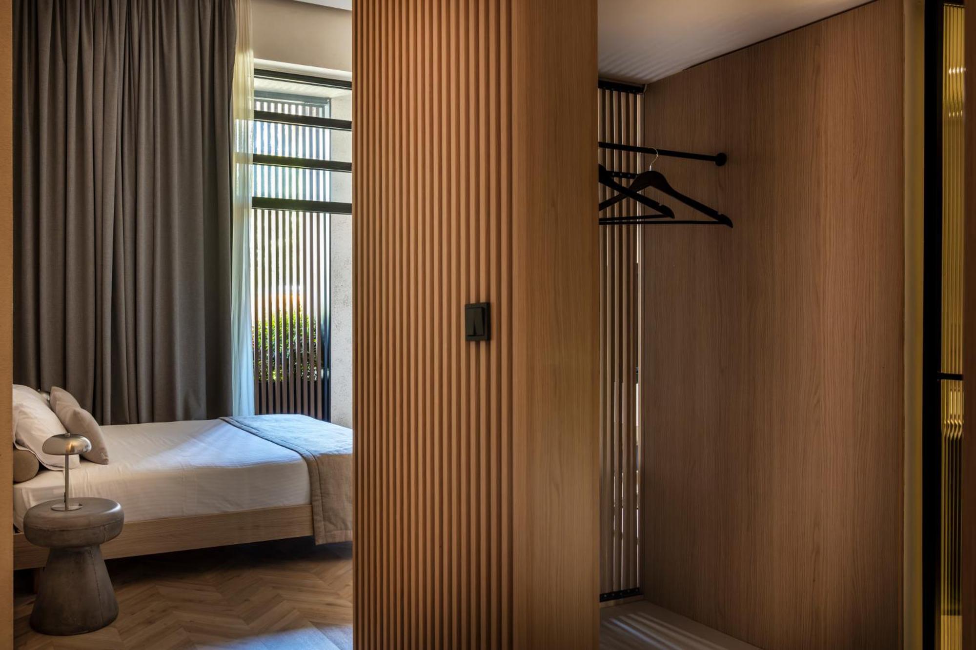 The Newel Psychiko 5*
